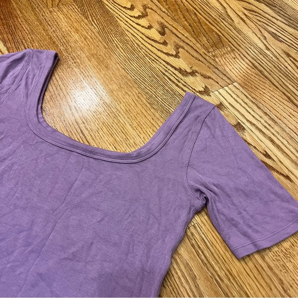 Like New Lululemon Ribbed Held Tight Tee Size 8 Purple Square Neck Short Sleeve